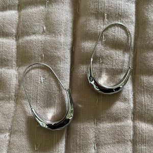 Stella dot hammered silver U hoop earrings